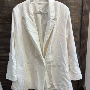 White oversized linen blazer